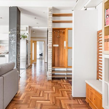 Relax Into Loft Living At A Light-Filled City Escape Budapest Exterior photo